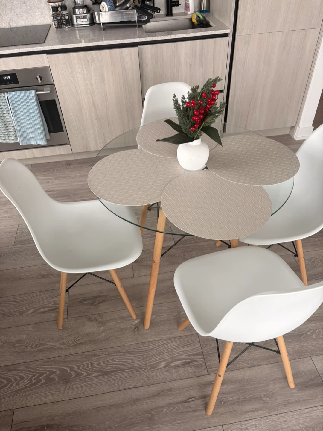 George Oliver Jillisa 4-Person Dining Set - photo 3
