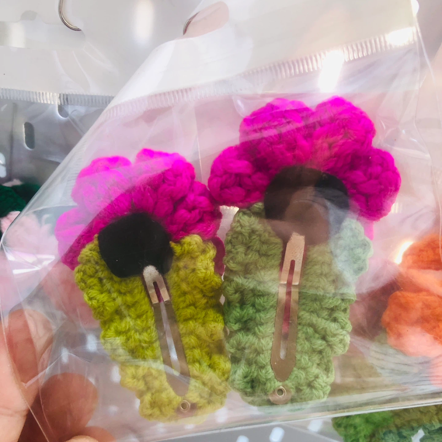 Crocheted Flower Hair Clips - photo 2
