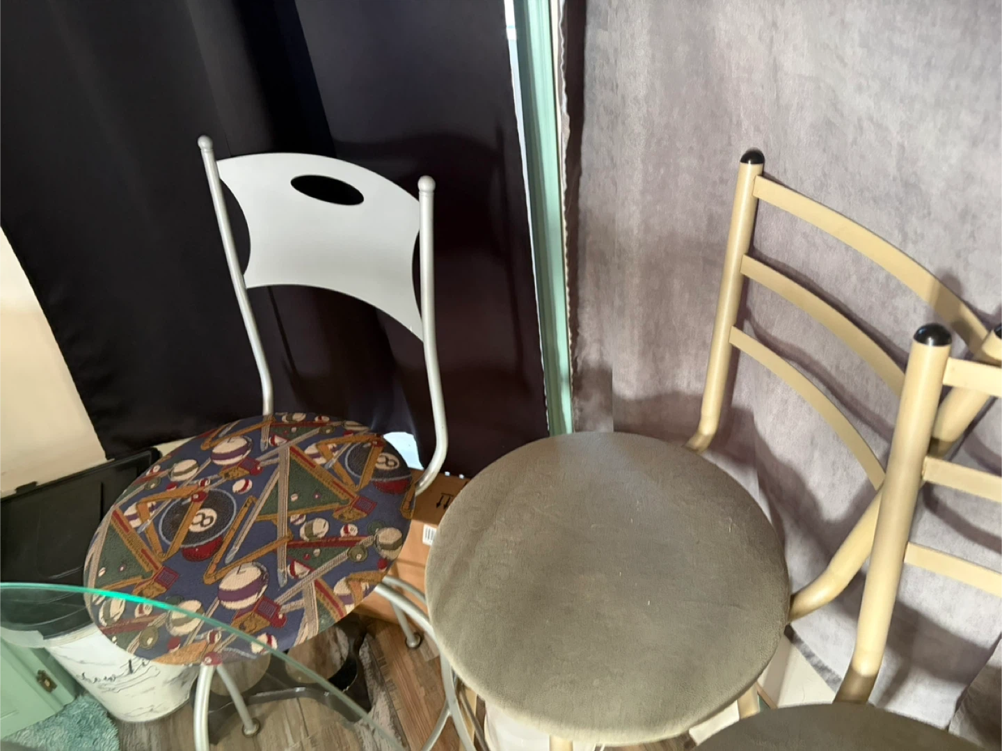 Round Glass Top Counter Height Table with Bar Stools - photo 4