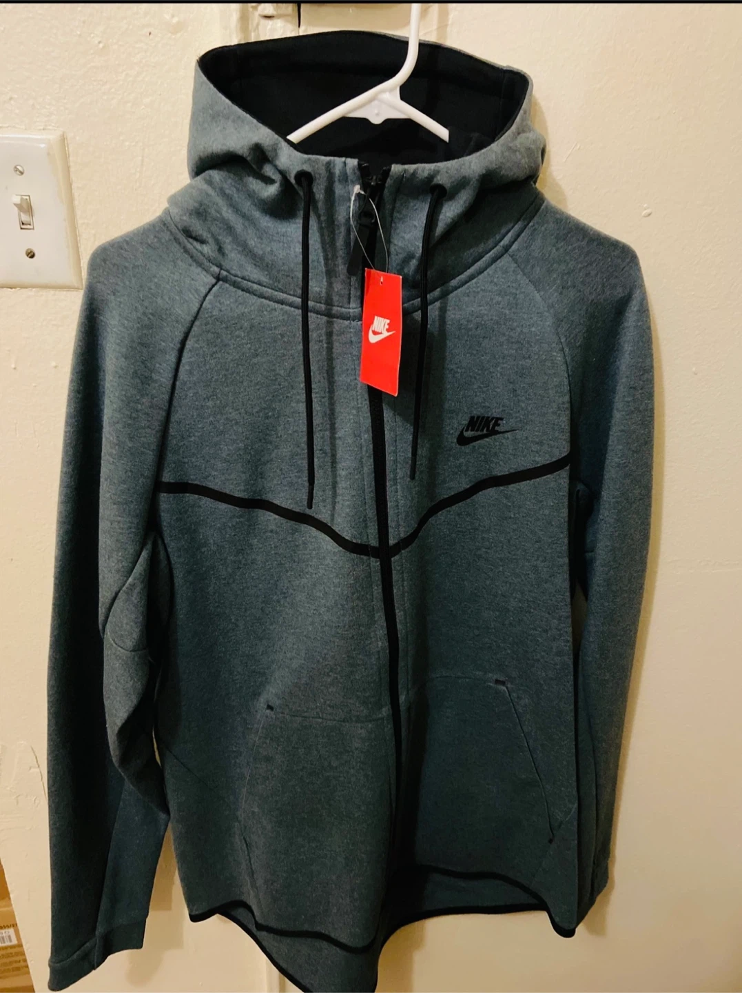 Nike Tech Fleece Full-Zip Hoodie (L)