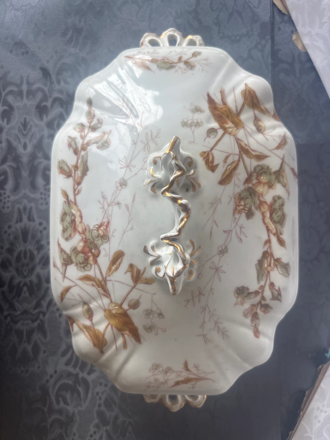 Exquisite serving bowl