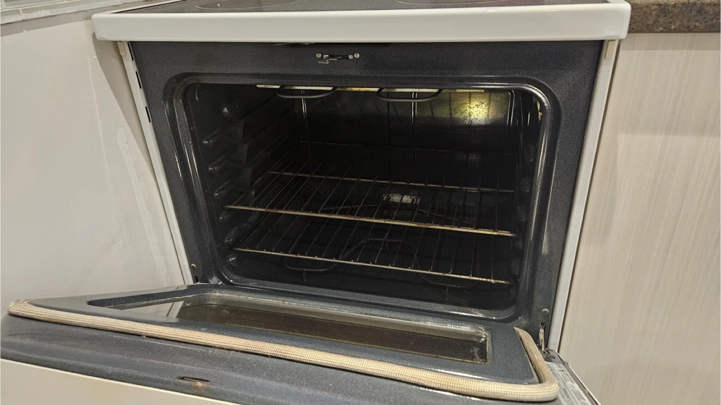 GE Electric Stove and Oven and Range Hood - photo 2