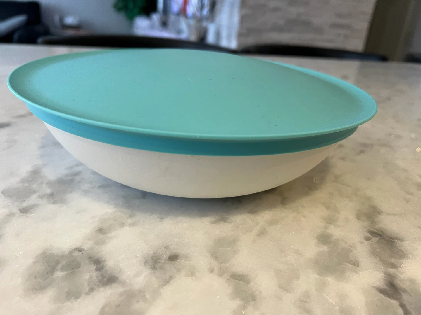 Tupperware Mixing Bowl with Lid - photo 2
