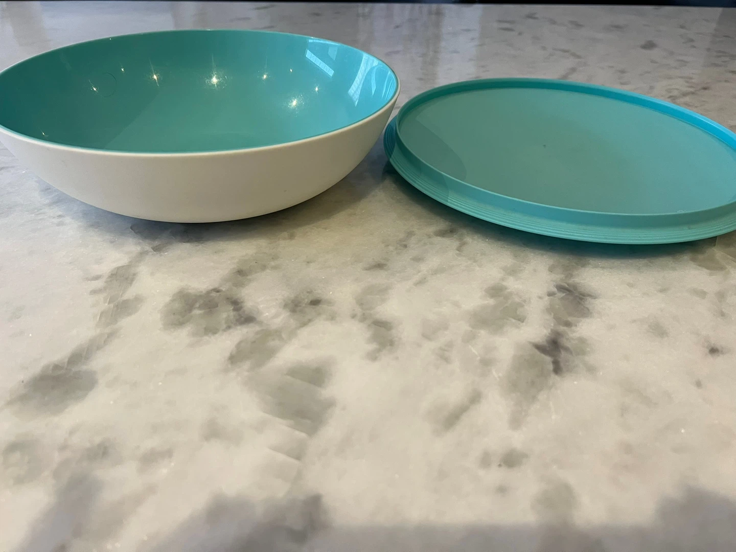 Tupperware Mixing Bowl with Lid