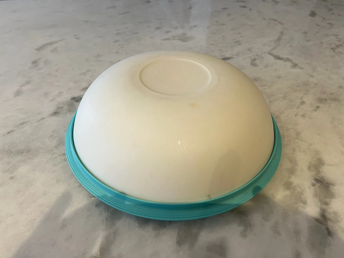 Tupperware Mixing Bowl with Lid - photo 5