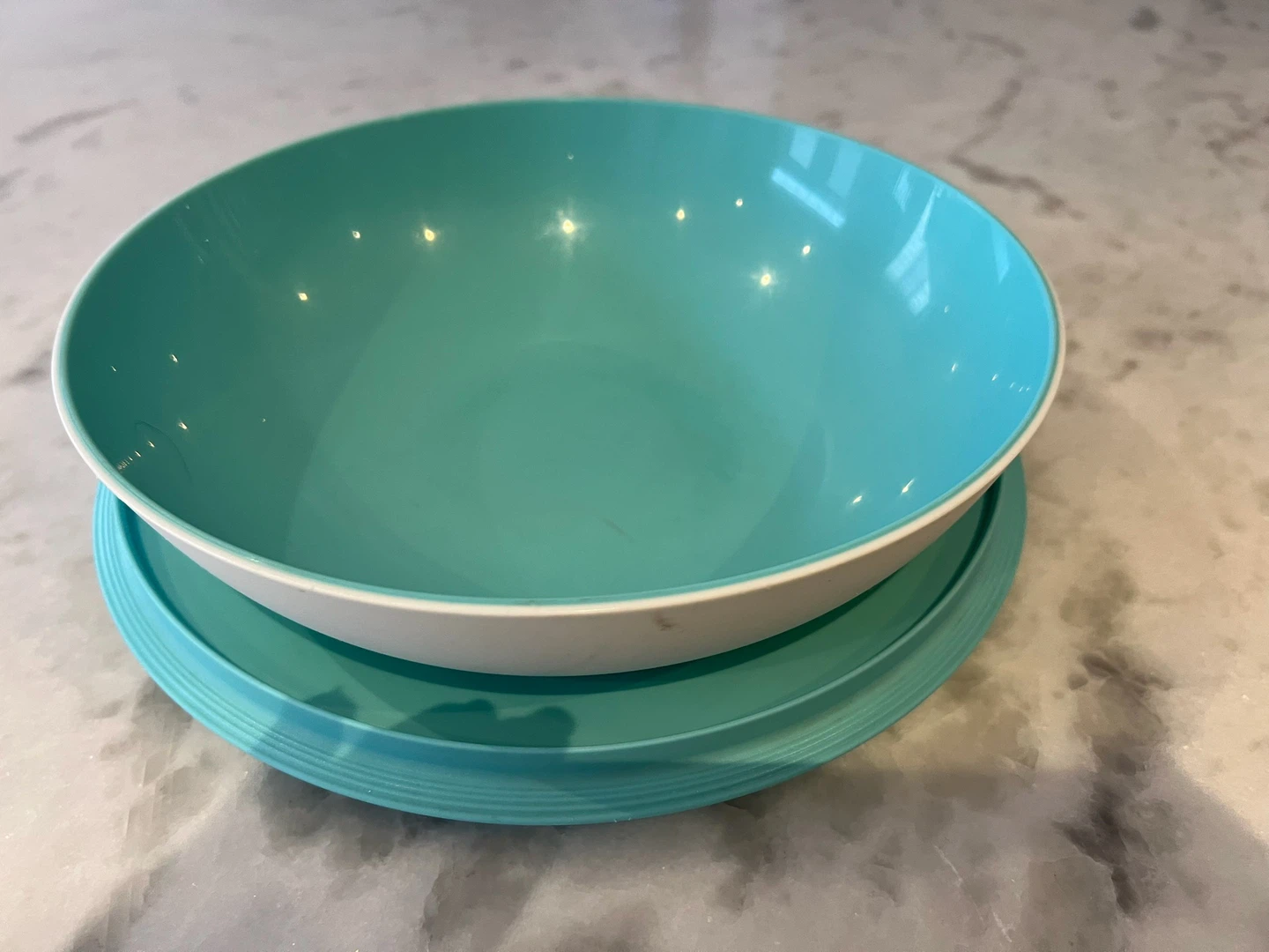 Tupperware Mixing Bowl with Lid - photo 3