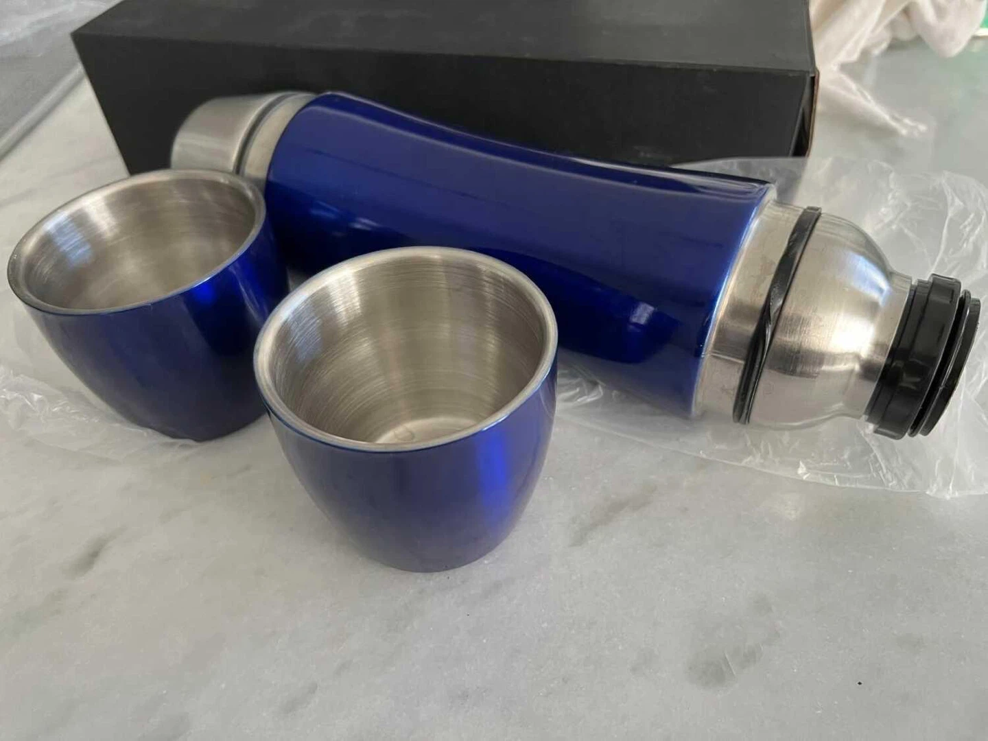 BNIB Stainless Steel Thermos with 2 Cups - photo 3