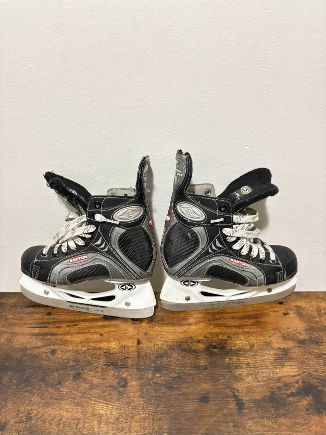 Easton Synergy 500 Hockey Skates size 1 - photo 2