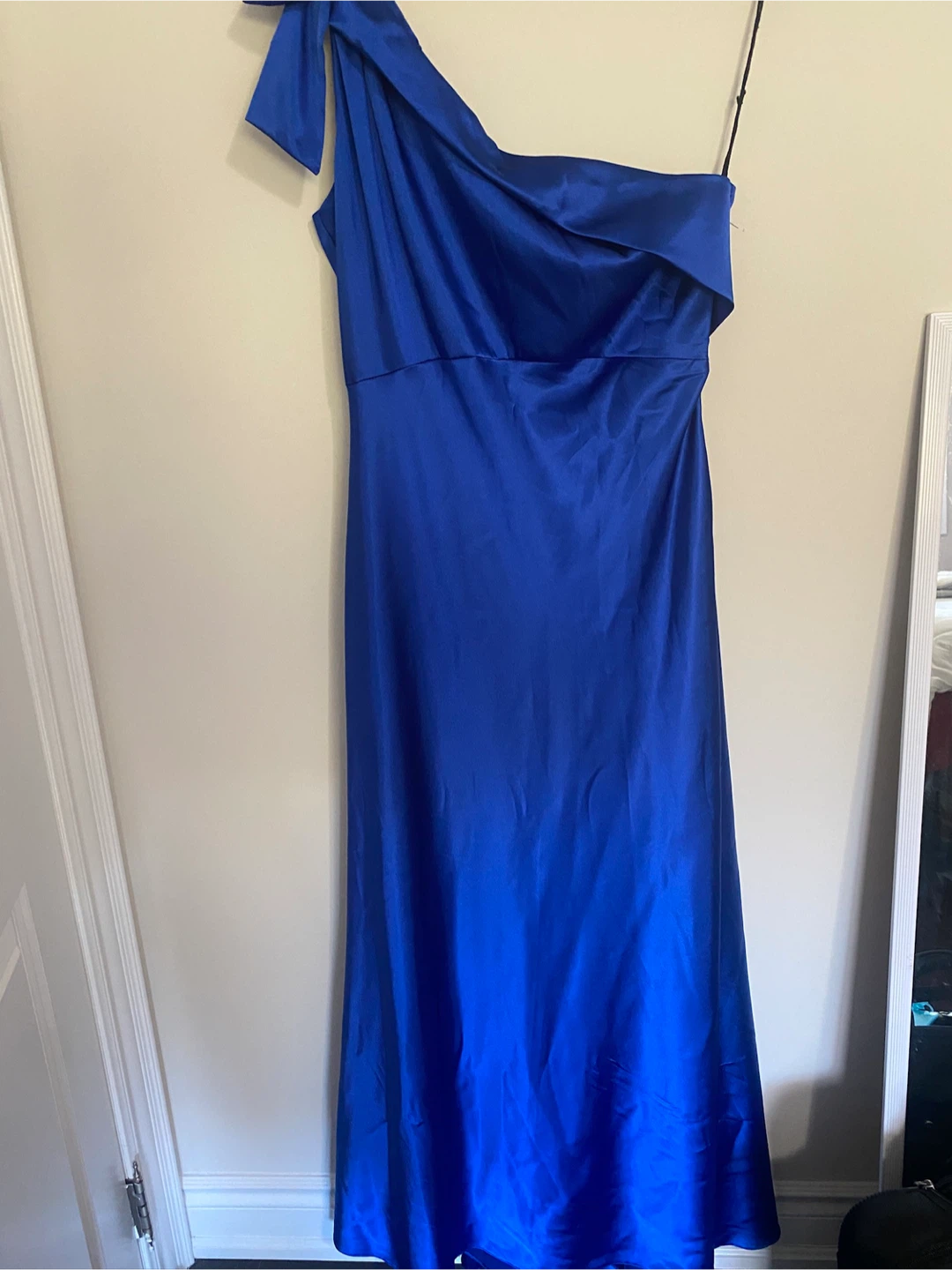 Heels size 7 and Royal blue dresses - photo 5