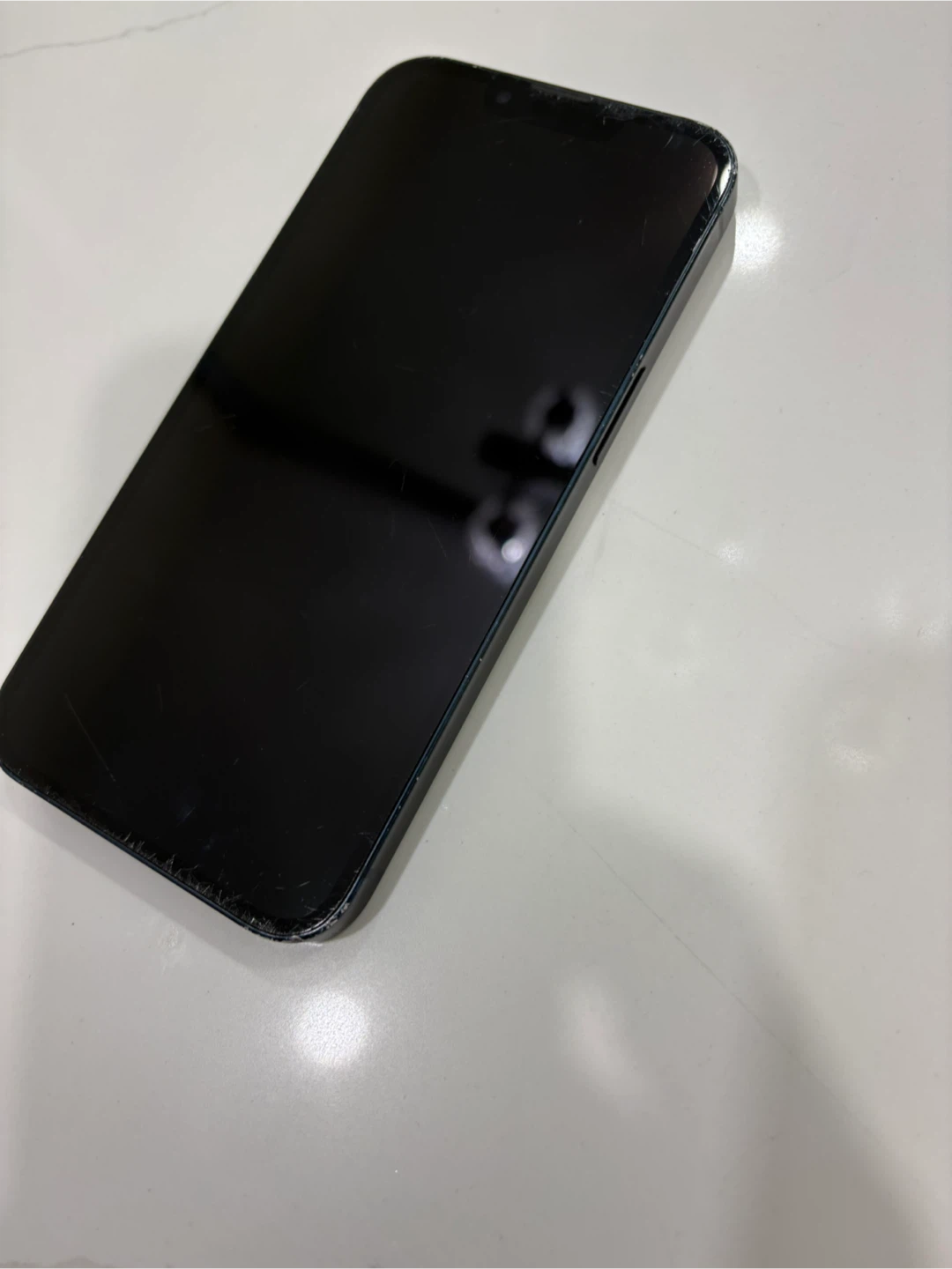 iPhone 13 - 128gb - 74% Battery - photo 2