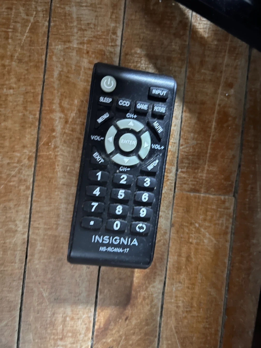Insignia 48" LCD Color TV - photo 4