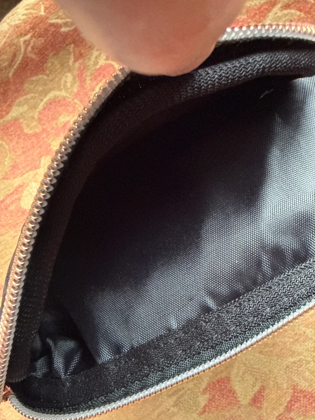 Quilted Black Zippered Pouch converts with bag  inside - photo 2