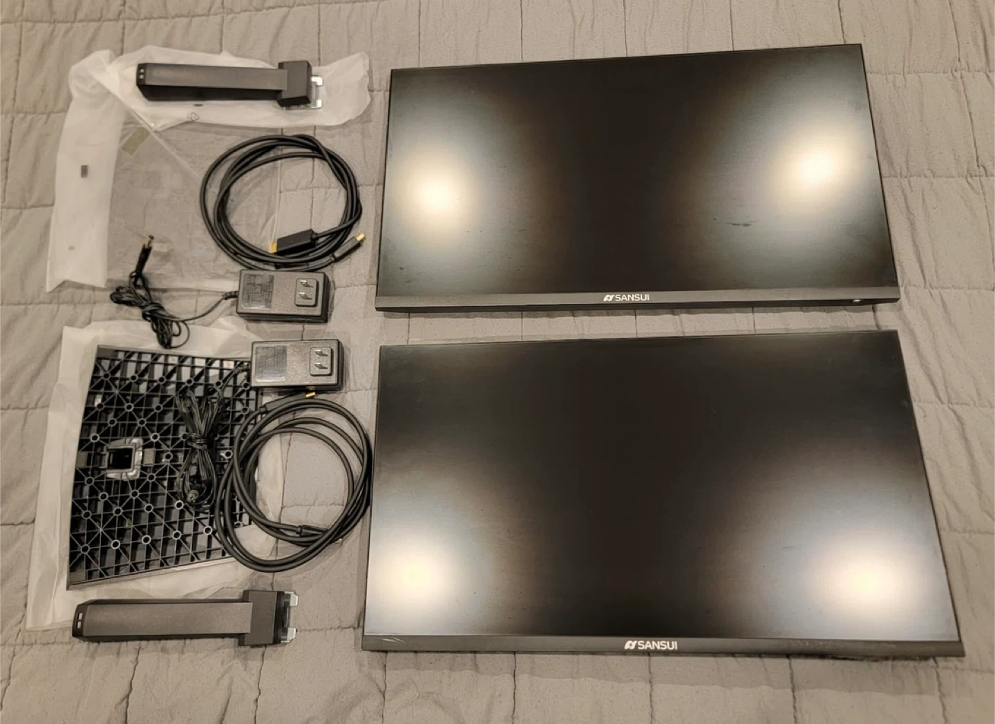 2 Sansui 22” LED monitors