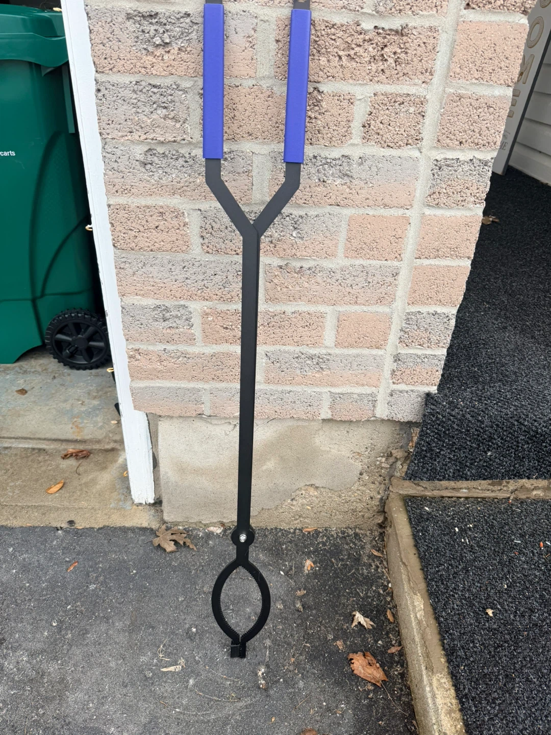 Long Handle Fireplace Tongs with Blue Grips