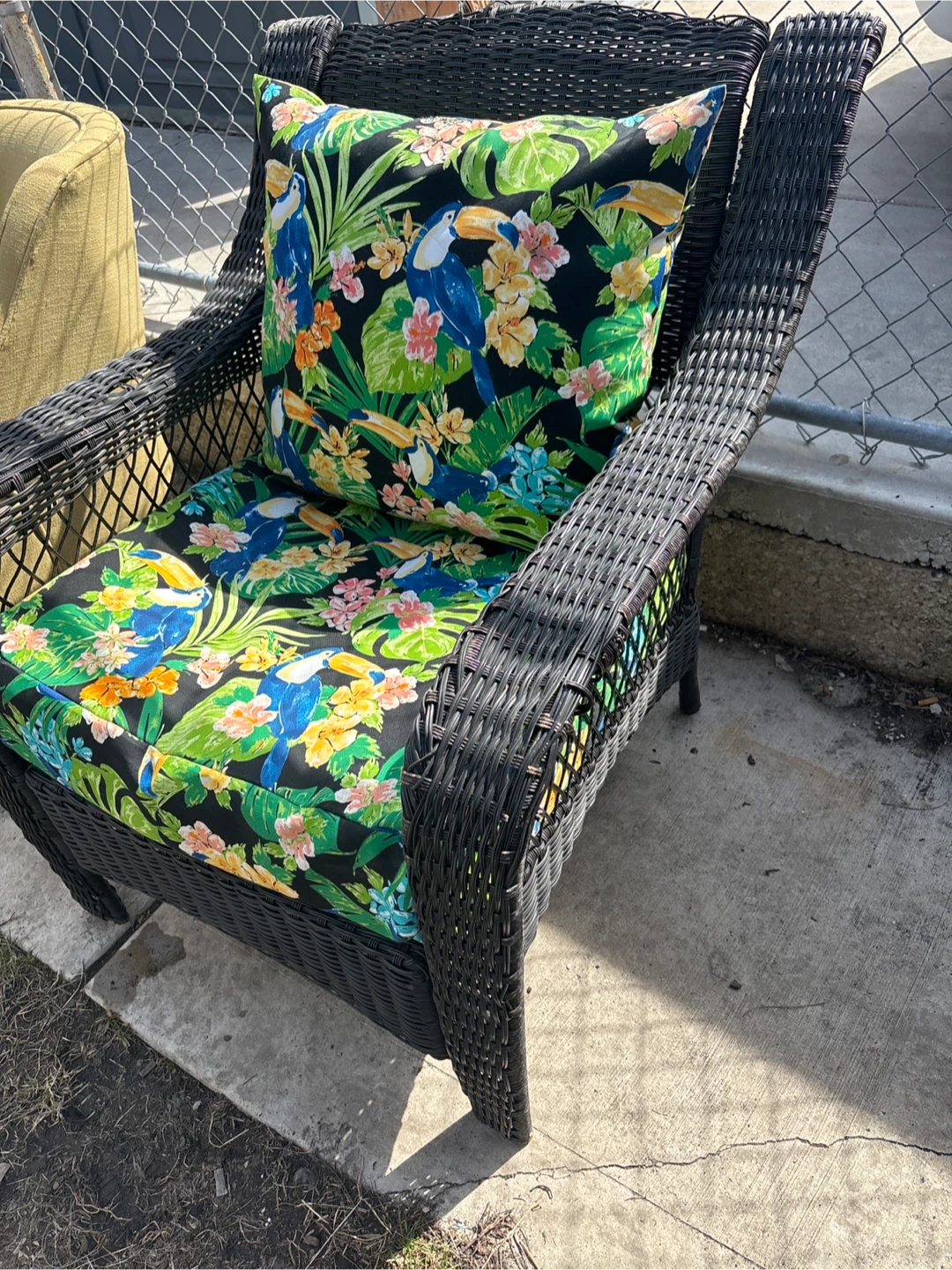 Patio chair with 2 sets of cushions as seen in pictures
