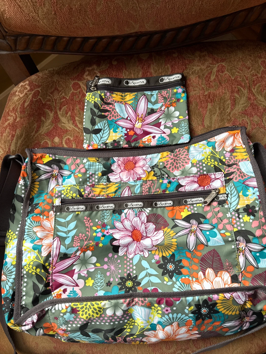 New- LeSportsac Floral Print Shoulder Bag with Matching Pouch