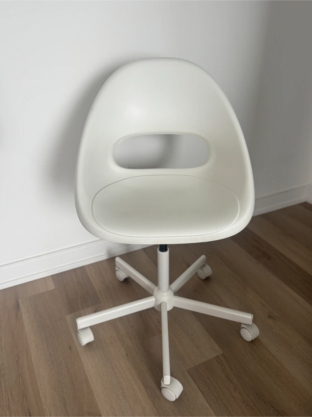 Like New Swivel Chair – Ready for Pickup - photo 3