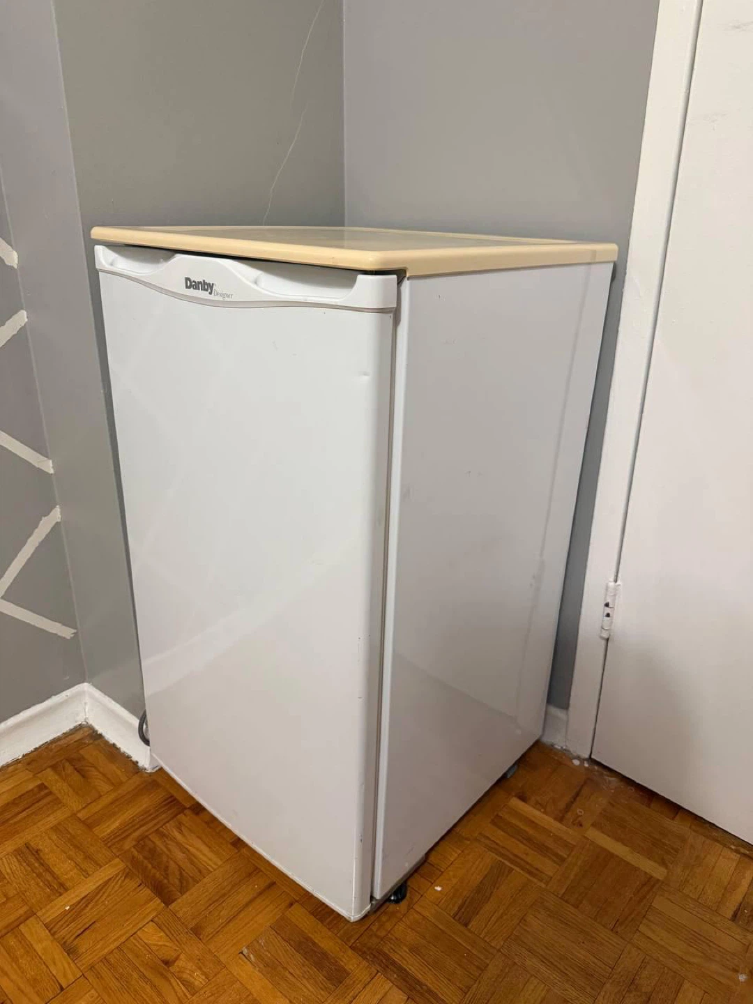 Danby Designer Mini Fridge - photo 3