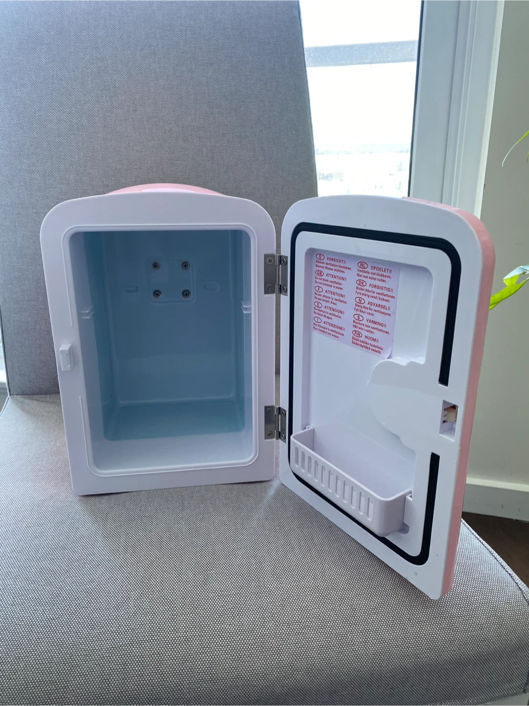 ICEMAN Pink Mini Fridge (4L) - photo 3