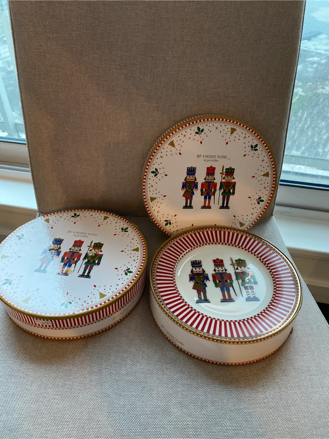 2 Set of Dessert Plates (8 plates in total)