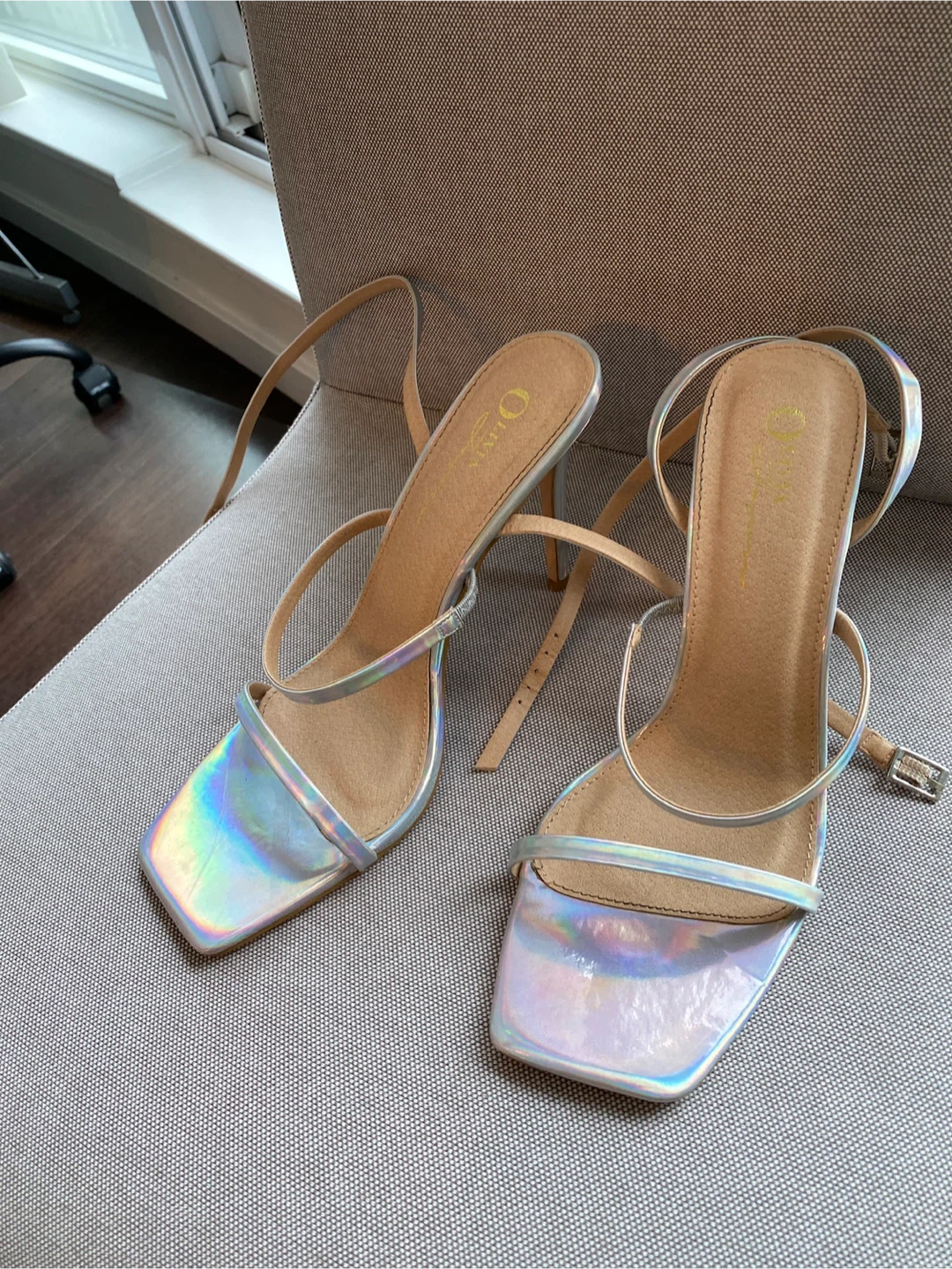 Silver Sandals - Size 9 (4 inch heel)