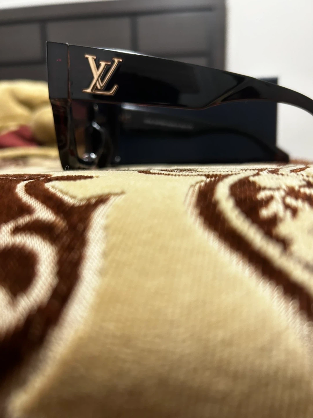 Louis Vuitton Sunglasses - photo 2