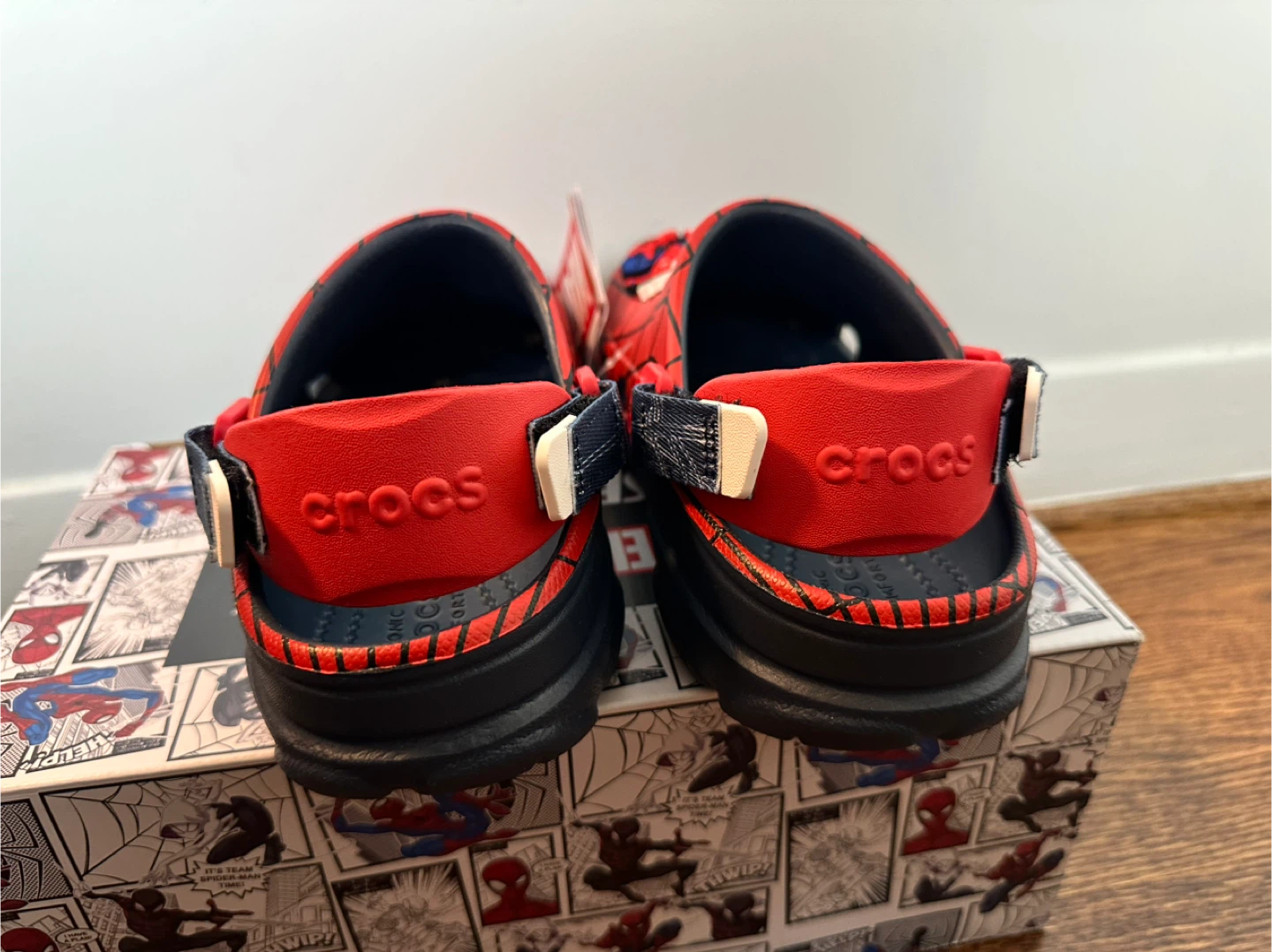 Crocs Spiderman Clogs with Jibbitz size J3 - photo 3