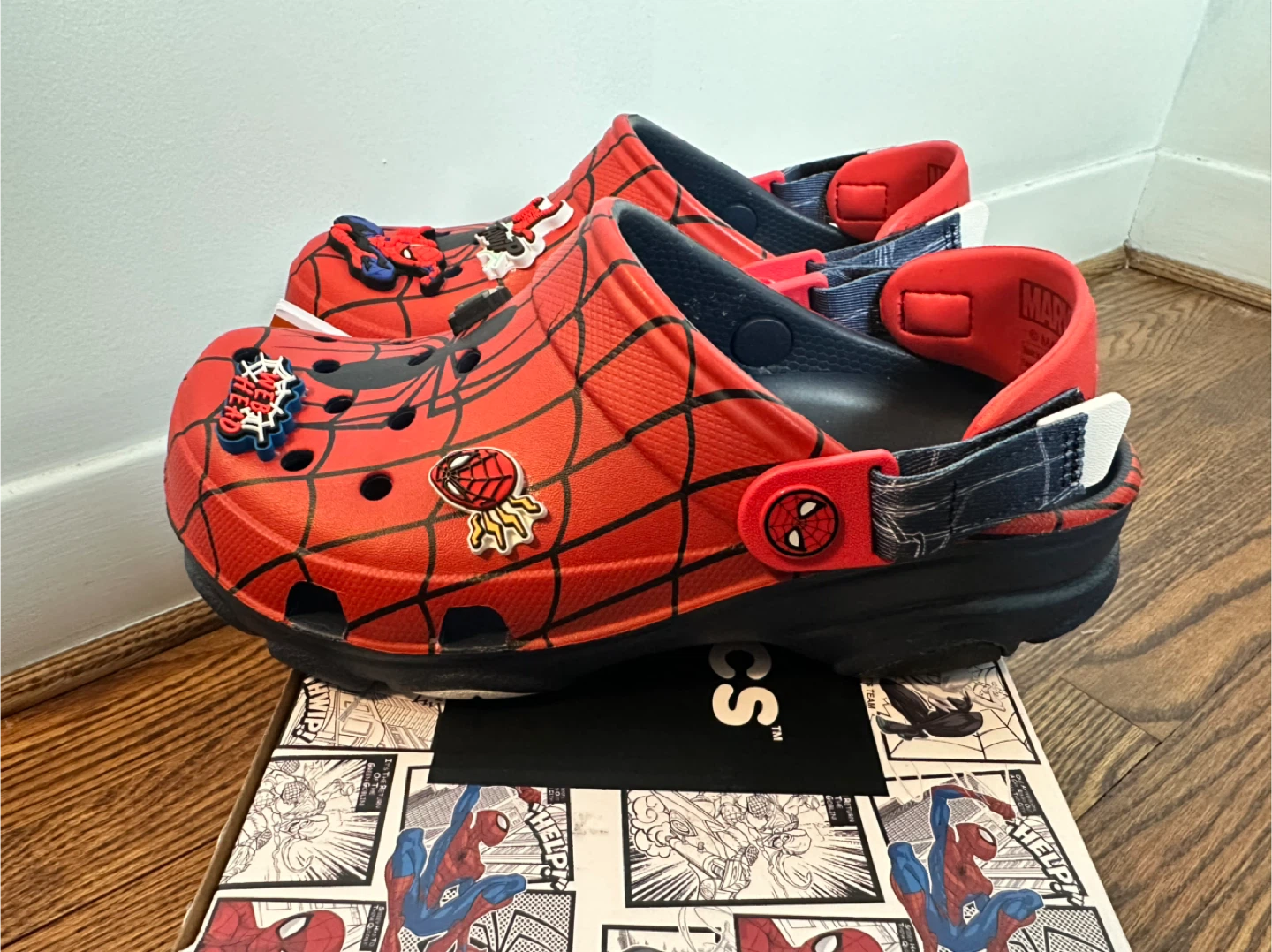 Crocs Spiderman Clogs with Jibbitz size J3 - photo 4