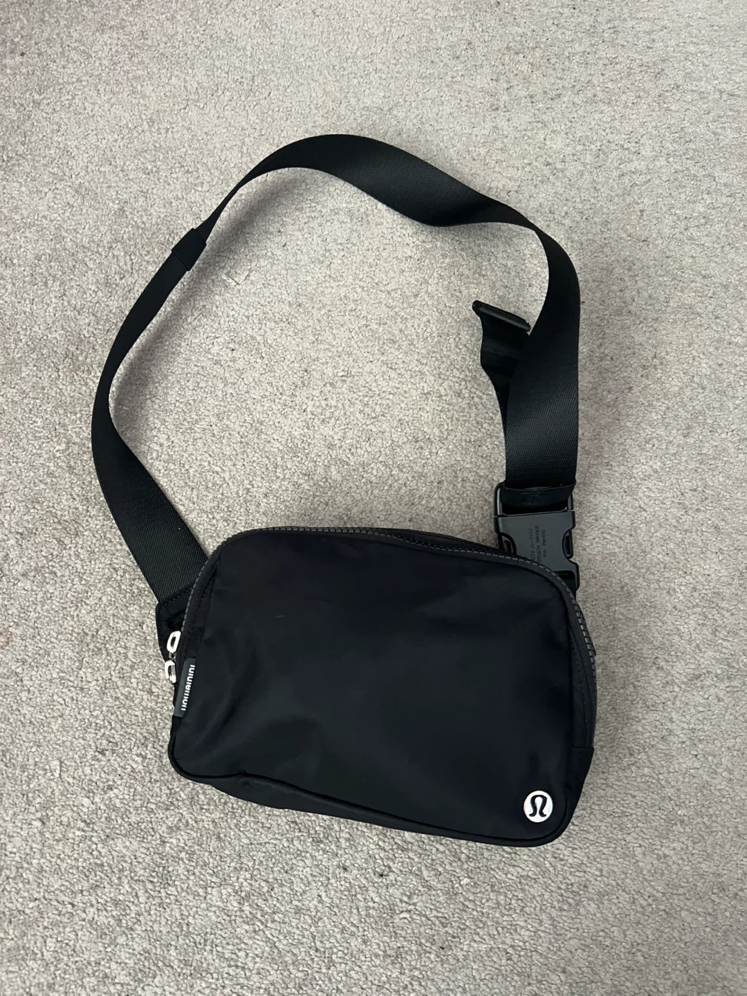 Lululemon Everywhere Belt Bag - Black