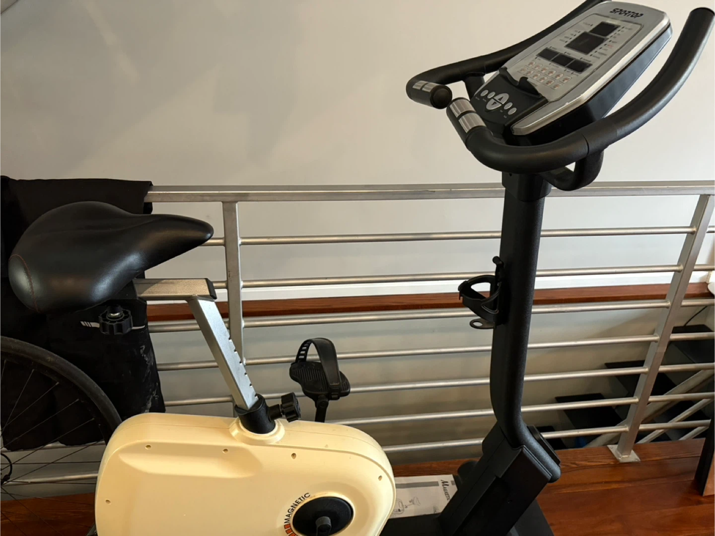 Upright exercise bike - magnetic - photo 5