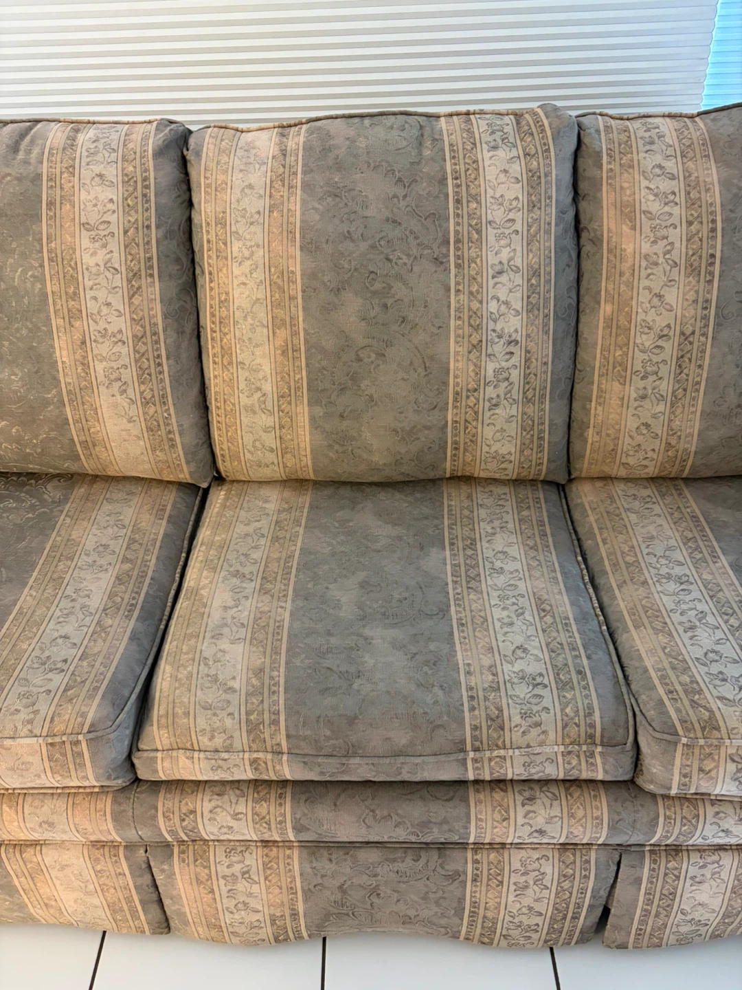 Traditional Sofabed with Accent Pillows - photo 3