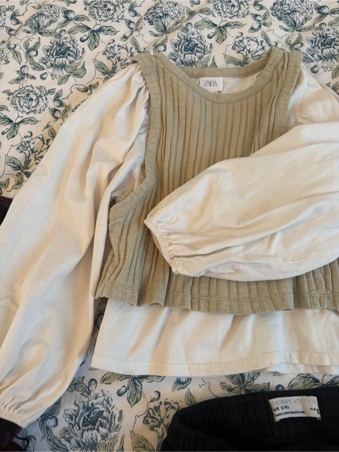 Girls' Clothing Bundle - Size 6-7 - photo 3