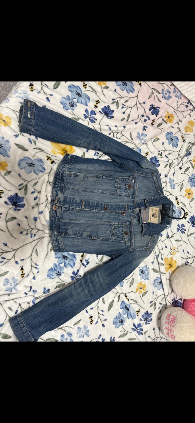 Levi's Women's Denim Trucker Jacket - photo 2