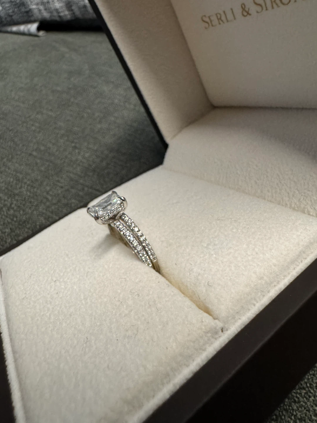 1.28 Carat Radiant Cut Diamond Engagement Ring - photo 3