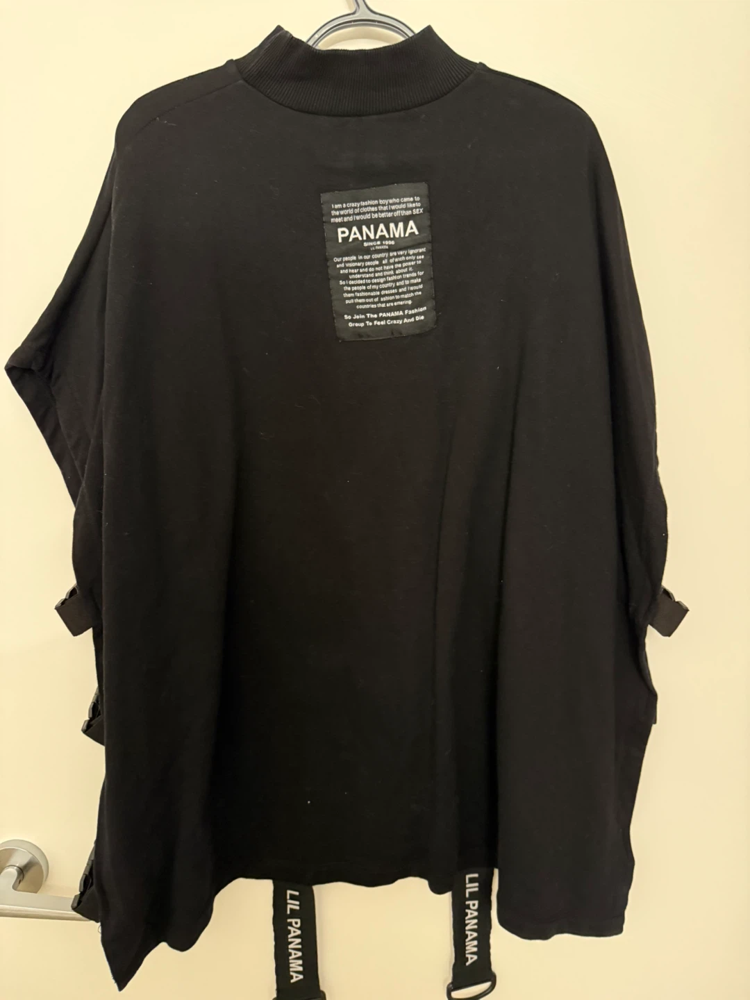 Black skull graphic open side top with buckle detail - photo 2
