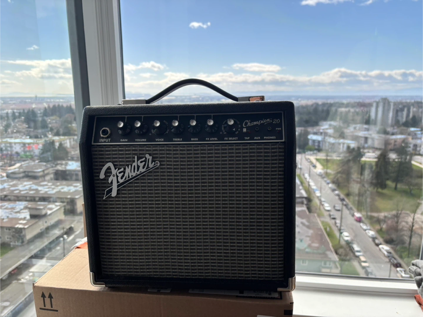 Fender Champion 20 Guitar Amplifier - photo 2