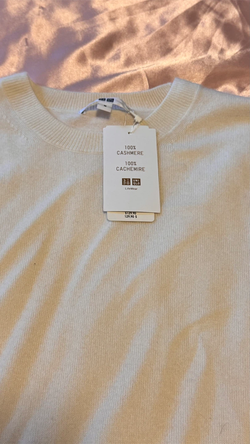 Uniqlo 100% Cashmere Sweater - photo 2