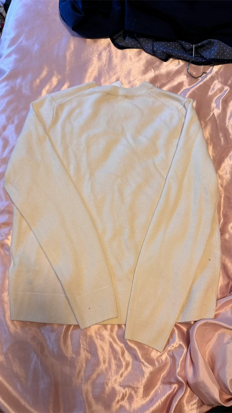 Uniqlo 100% Cashmere Sweater - photo 3