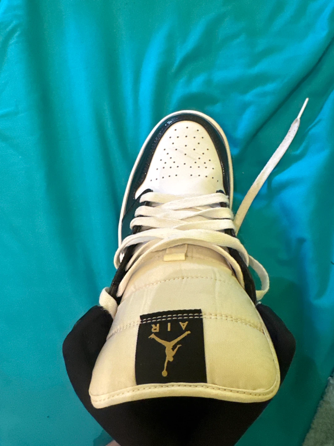 Air Jordan 1 Mid - photo 2