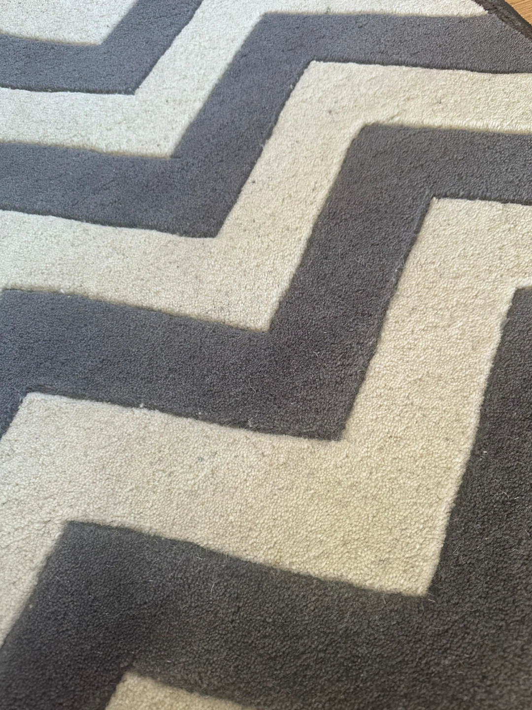 Safavieh Chatham Chevron Rug 2'3" x 5' Dark Grey/Ivory