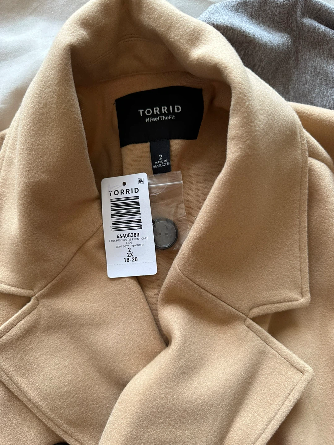 NEW MINT Tie-Front Cape Coat Torrid Size 2 - photo 2