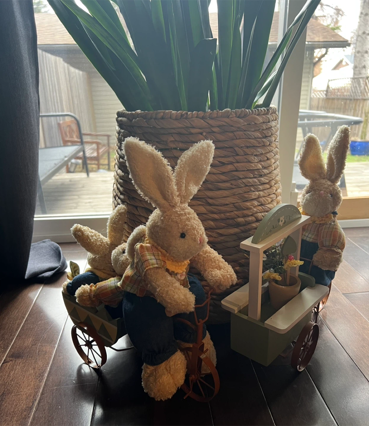 Charming Spring/Easter Bunny Decor