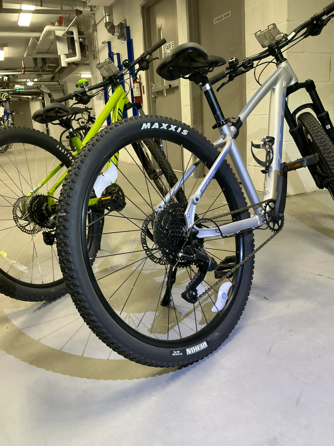 Kona Fire Mountain MTB — Medium, Like New , bicycle nisa - photo 3