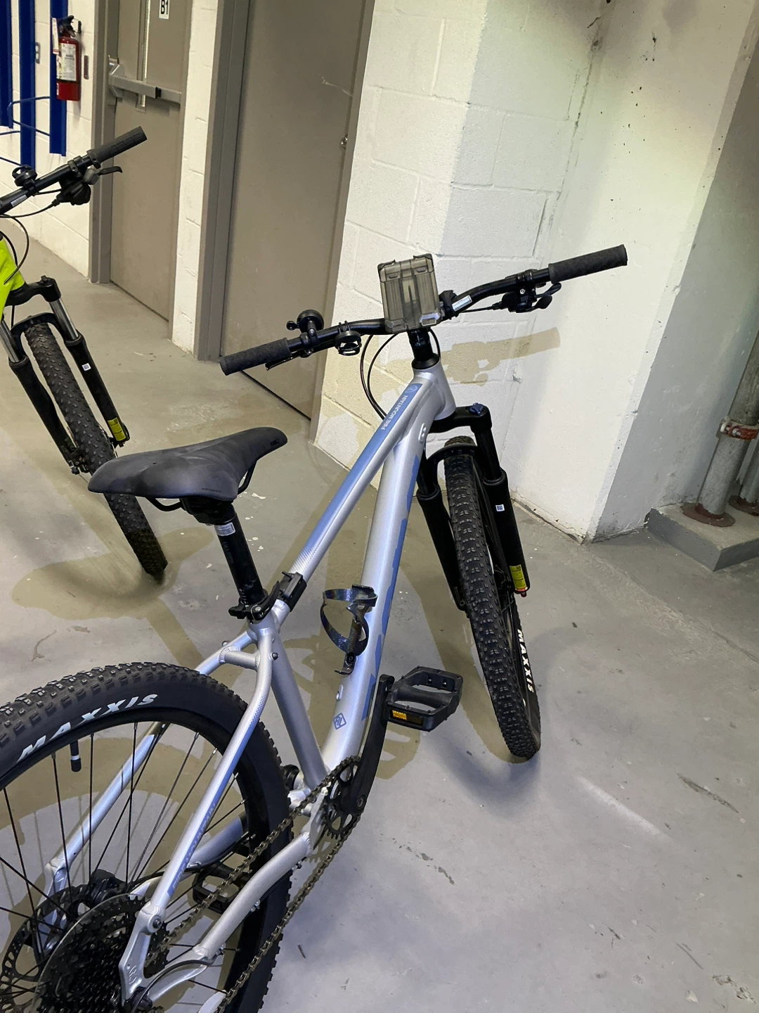 Kona Fire Mountain MTB — Medium, Like New , bicycle nisa - photo 2