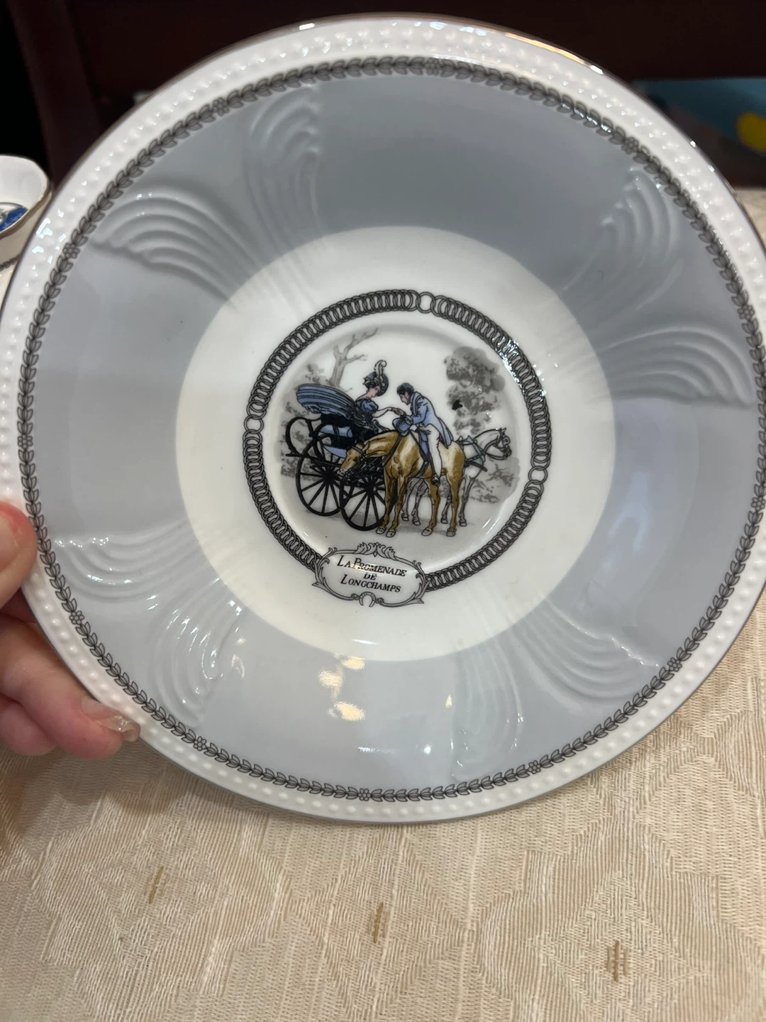 Carmani La Promenade de Longchamps Cup and Saucer - photo 3