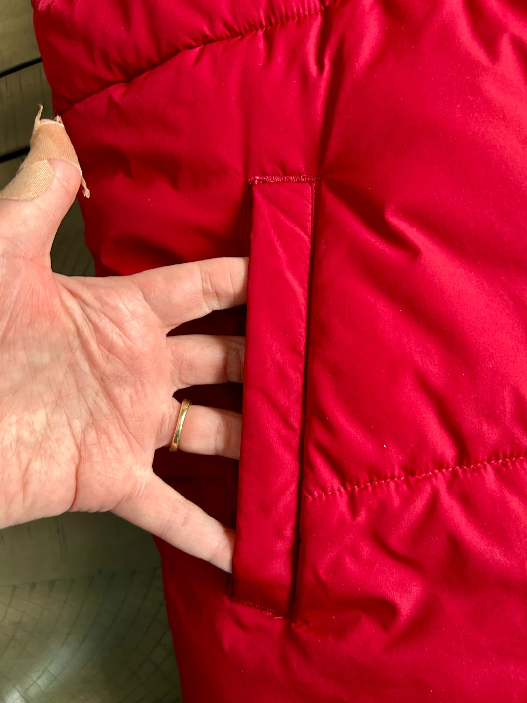 Gap Red Puffer Vest - Men’s Size Large - photo 4