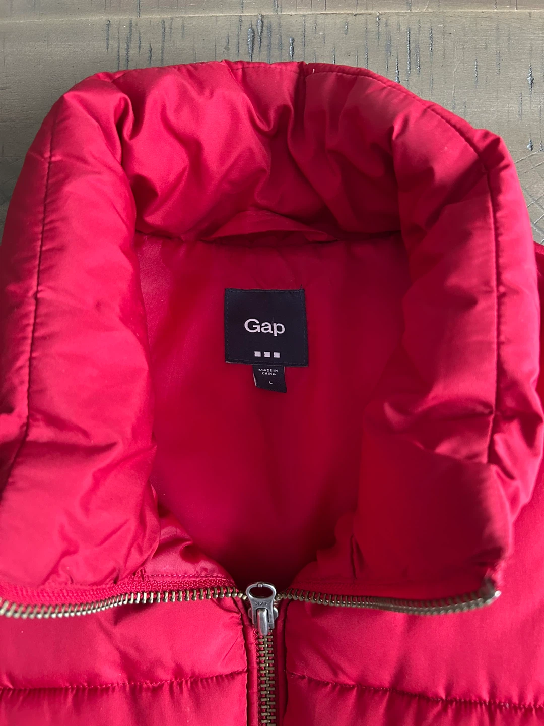 Gap Red Puffer Vest - Men’s Size Large - photo 5