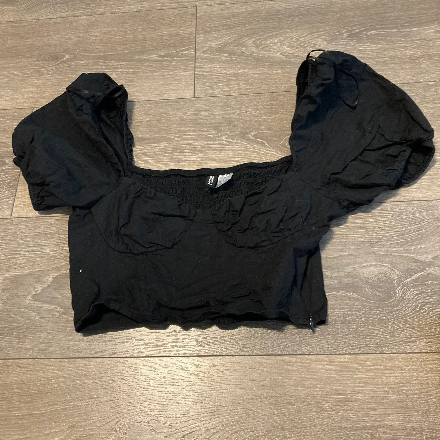 H&M Black Puff Sleeve Crop Top