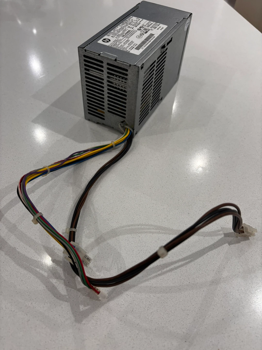 LIQUIDATION ⚡ Alimentation HP NEUVE 240W – 30$ AUJOURD’HUI - photo 3