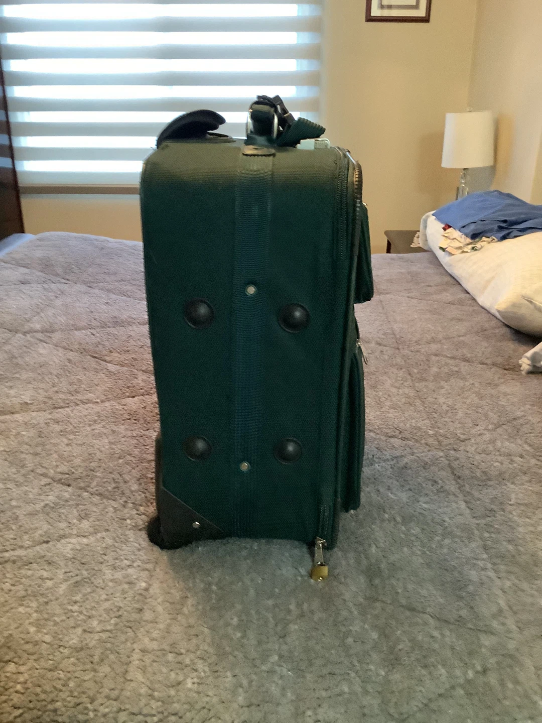 Suitcase - photo 2